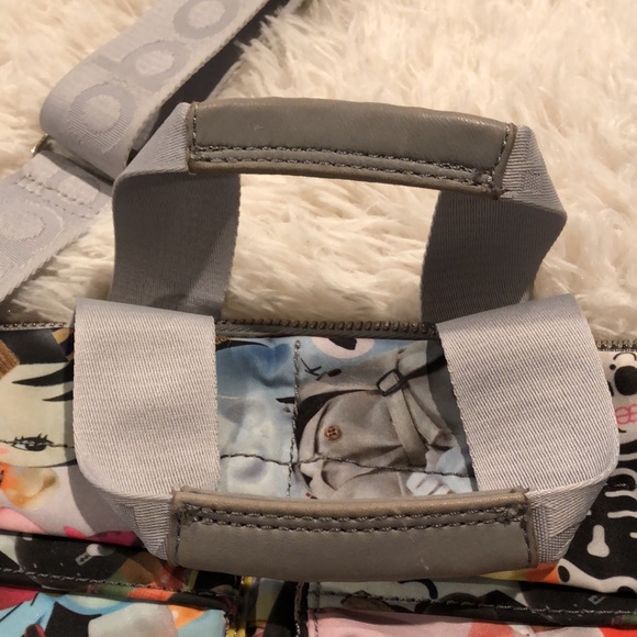 Kidrobot Purse/ Tote/ Satchel with Grey strap Multicored Print Robot messenger - Picture 13 of 14